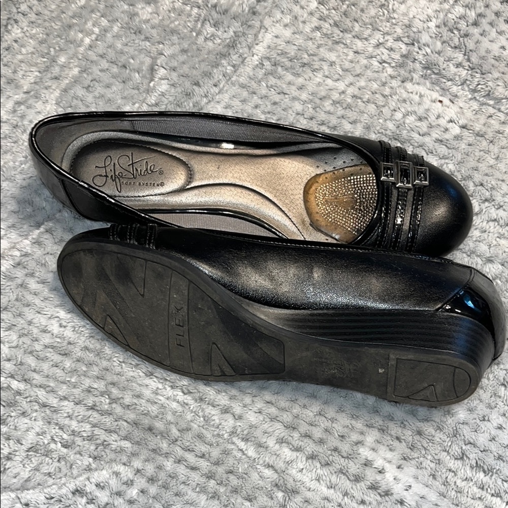 Life Stride Black Flats Sleek Comfortable Design